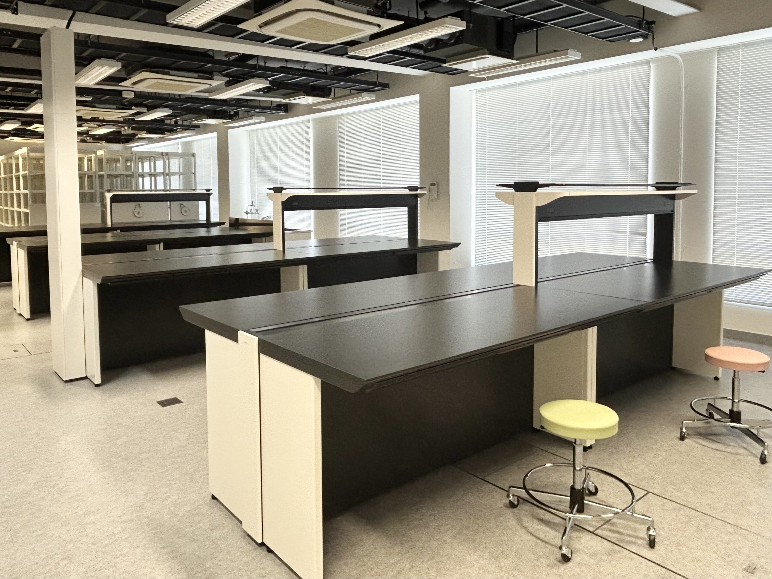 最新の研究設備